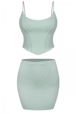 SLEEVLESS CROP TOP AND MINI SKIRT SET